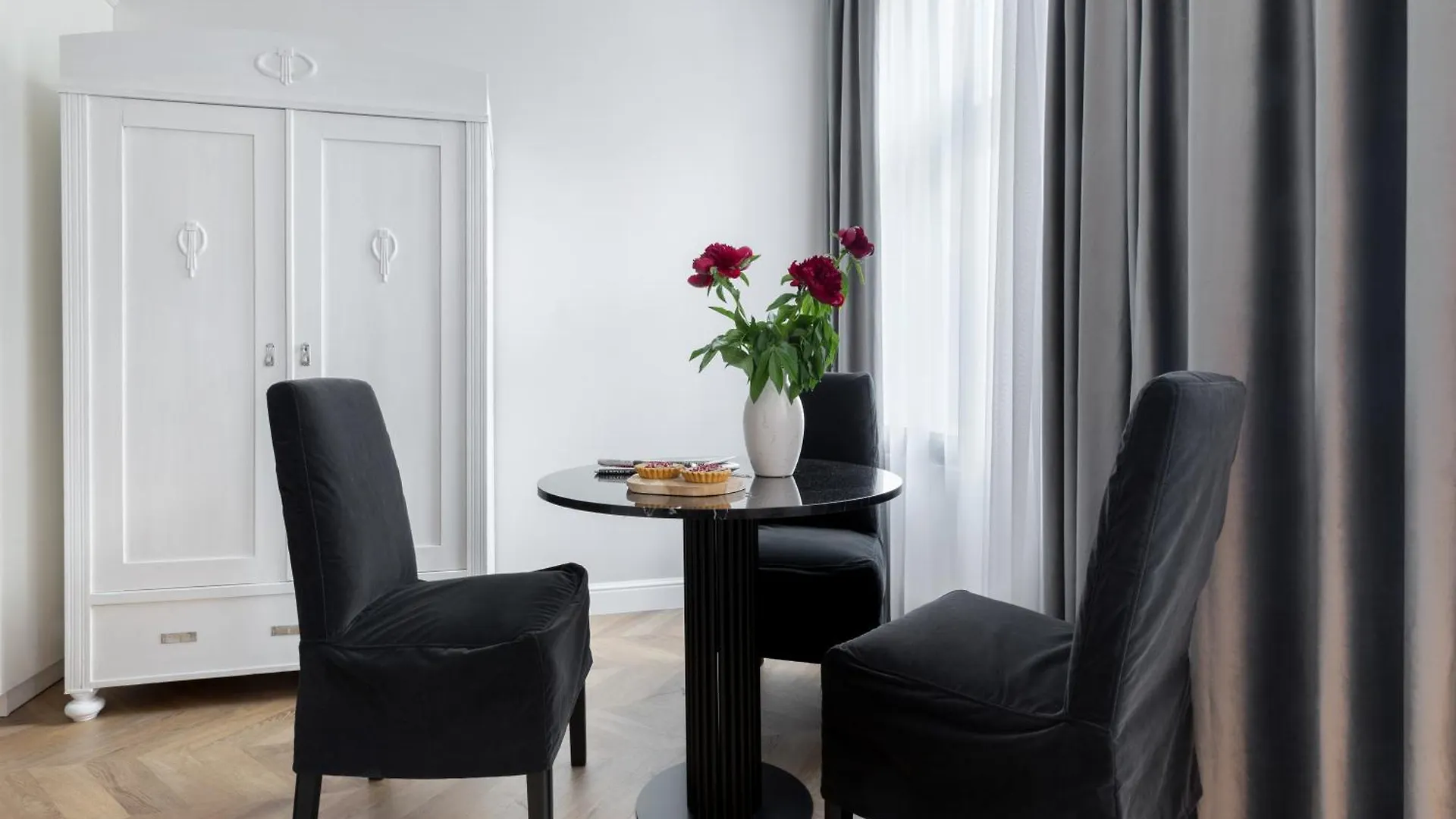 Friendhouse Apartments Starovislna Cracovia 0*,