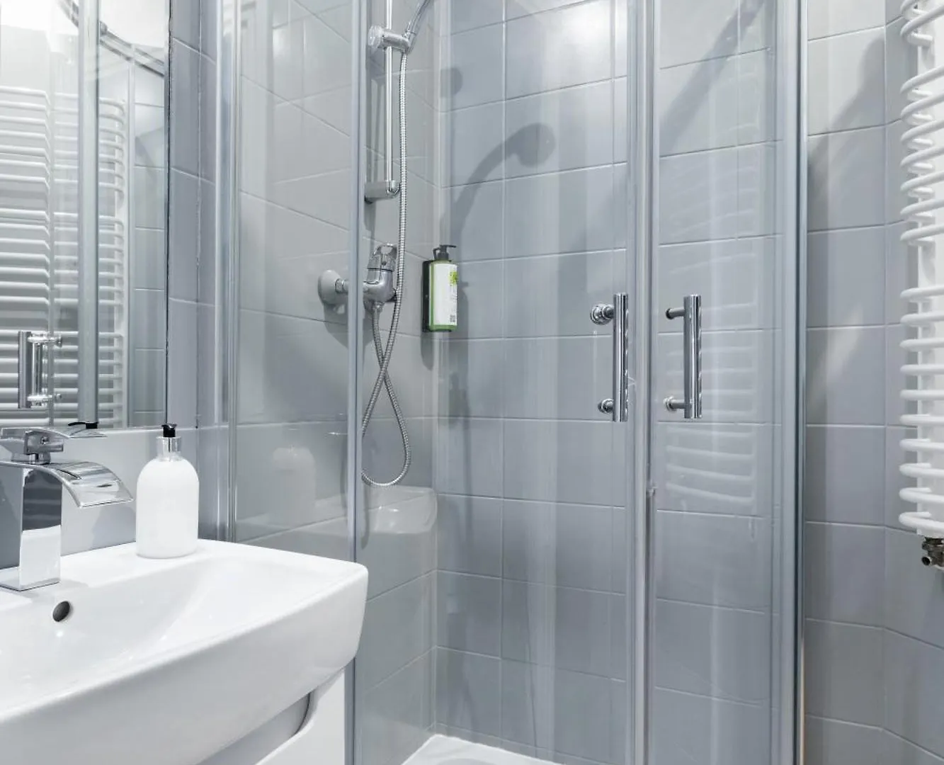 Friendhouse Apartments Starovislna Krakov 0*,