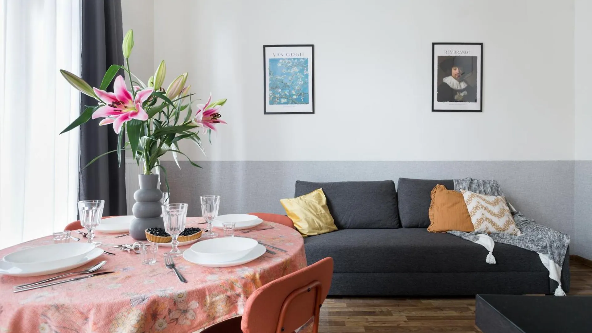 Friendhouse Apartments Starovislna Krakow 0*,