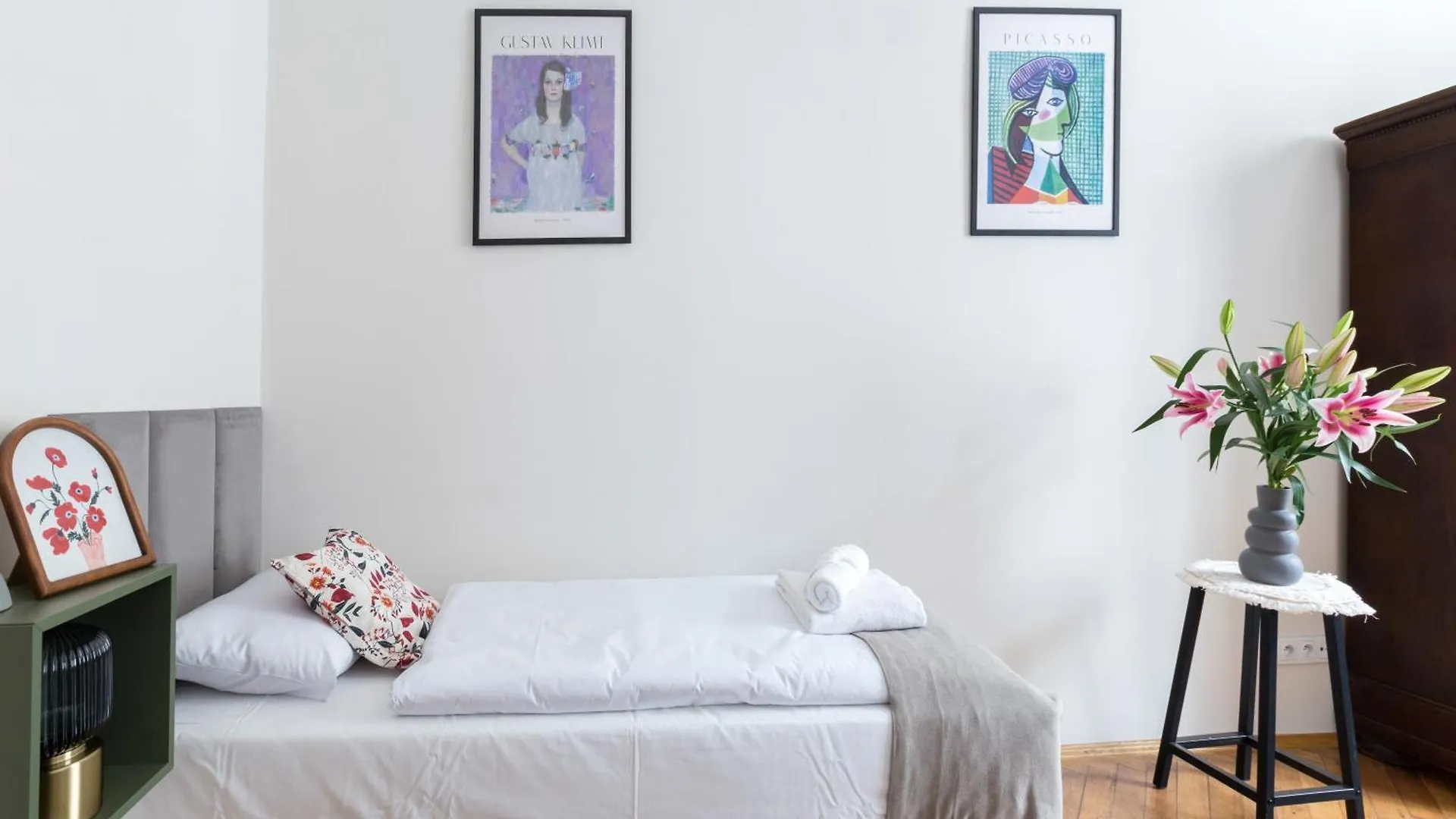 Friendhouse Apartments Starovislna Krakow Poland